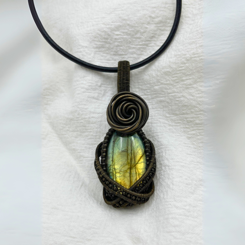 Mystic Forest: Enchanted Labradorite Pendant with Intricate Silver Woodland Frame